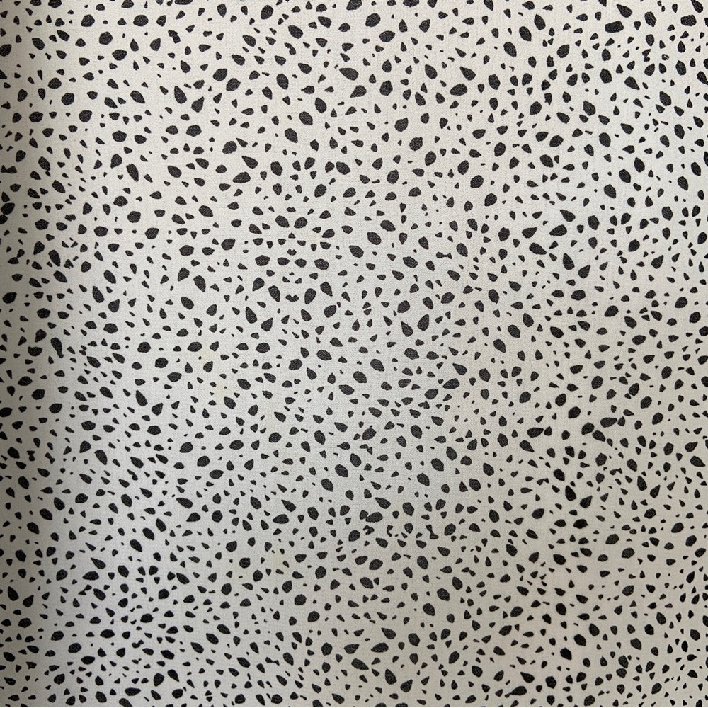 H&M WHITE/BLACK POLKA DOT SLEEVELESS TOP/BLOUSE WITH RUFFLE DETAILS/KEYHOLE, 2 - Picture 3 of 12